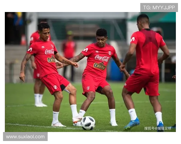 马斯切拉诺亲临迈阿密国际主场观战阿根廷对阵波多黎各精彩赛事